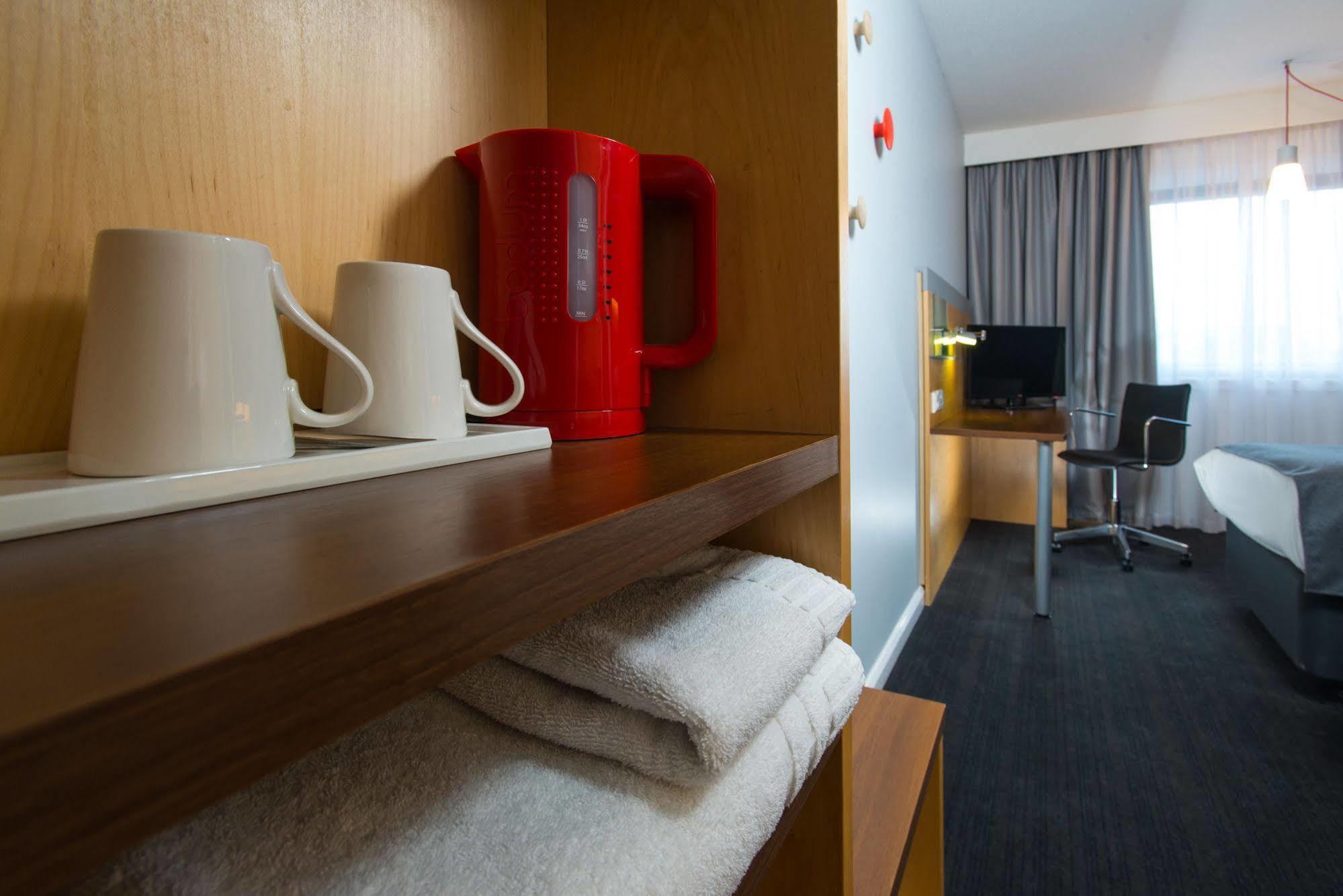 Holiday Inn Express Derby Pride Park By Ihg Экстерьер фото